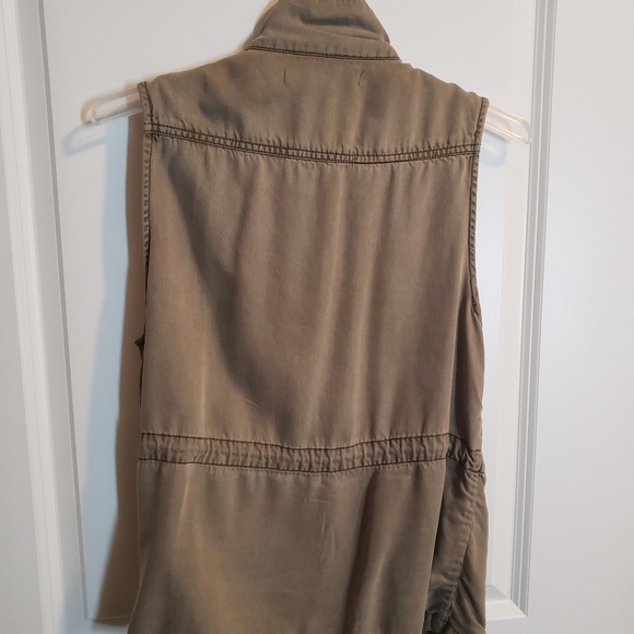 Army Green Vest - Picture 3 of 3